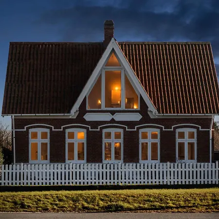 Casa de Férias With Sea And Harbor View Tranekær